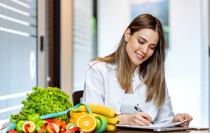 بهترین متخصص تغذیه تهران | راهنمای جامع انتخاب دکتر تغذیه و رژیم درمانی