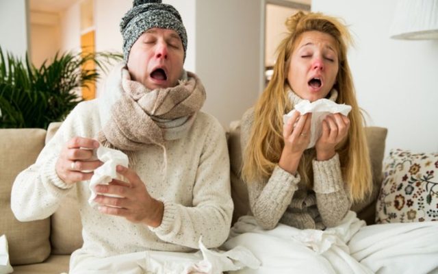 علائم آنفولانزا چیست؟ نشانه‌ها، درمان، خطرات و تفاوت با سرماخوردگی